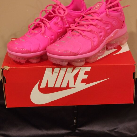 Brand New US 8 NIKE AIR Sneakers VaporMax Plus HyperPink - Picture 2 of 16